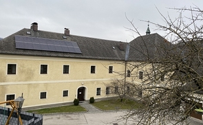 Photovoltaikanlage auf dem alten Pfarrhof in Steinbach an der Steyr.