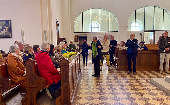 Reflexion der angeleiteten eigenständigen Kirchenerkundung in der Pfarrkirche Ebensee.