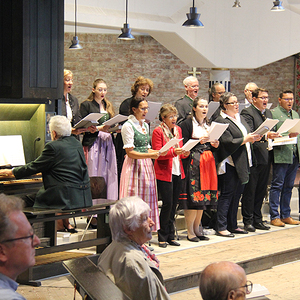 Musikalische Begleitung durch Cantus Michaelis, Leitung: Uwe Harrer