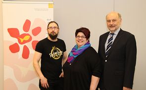 V. l.: Matthias Tiefenbacher (Mitglied des Pfarrgemeinderates in Traun), Sonja Steinmetz (Pfarrgemeinderats-Obfrau in Kefermarkt) und Mag. Hans Putz (Referent für Pfarrgemeinderäte, Abteilung Pfarrgemeinde und Spiritualität der Diözese Linz).