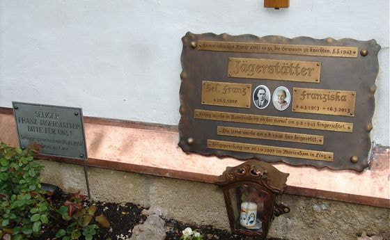 Grab von Franz und Franziska Jägerstätter in St. Radegund                            