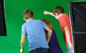 Leap in the Deep - vor dem Greenscreen zum Superman werden. © Stefanie Petelin