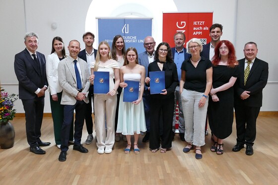 Maturantinnen für ihre Abschlussarbeiten mit dem KUL-Preis 2025 ausgezeichnet
